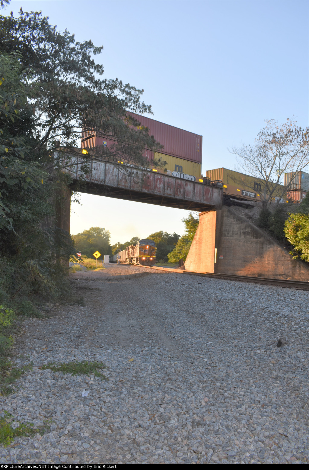 The only time I've encountered two trains over and under here